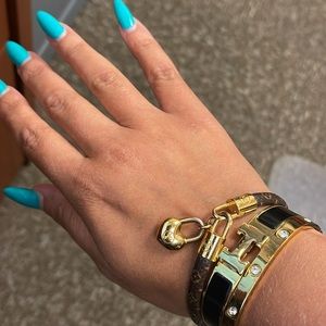 AUTHENTIC Louis Vuitton Crazy in Lock Monogram Bracelet  19mm